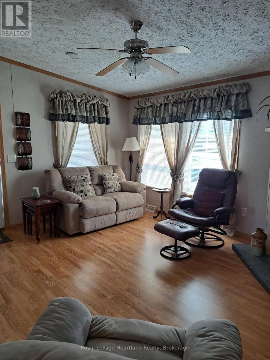 469 RICHARD CRESCENT