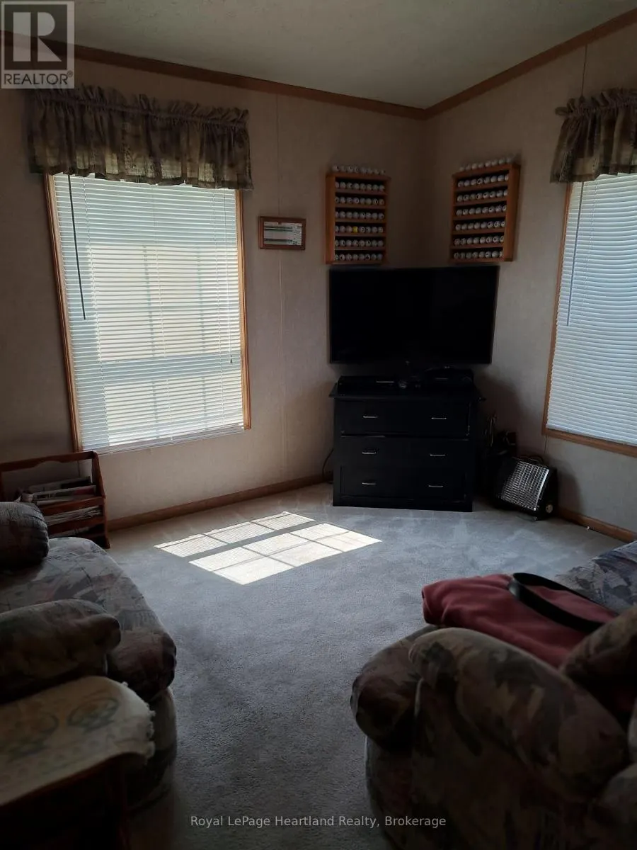 469 RICHARD CRESCENT