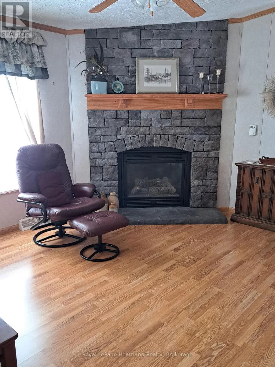 469 RICHARD CRESCENT