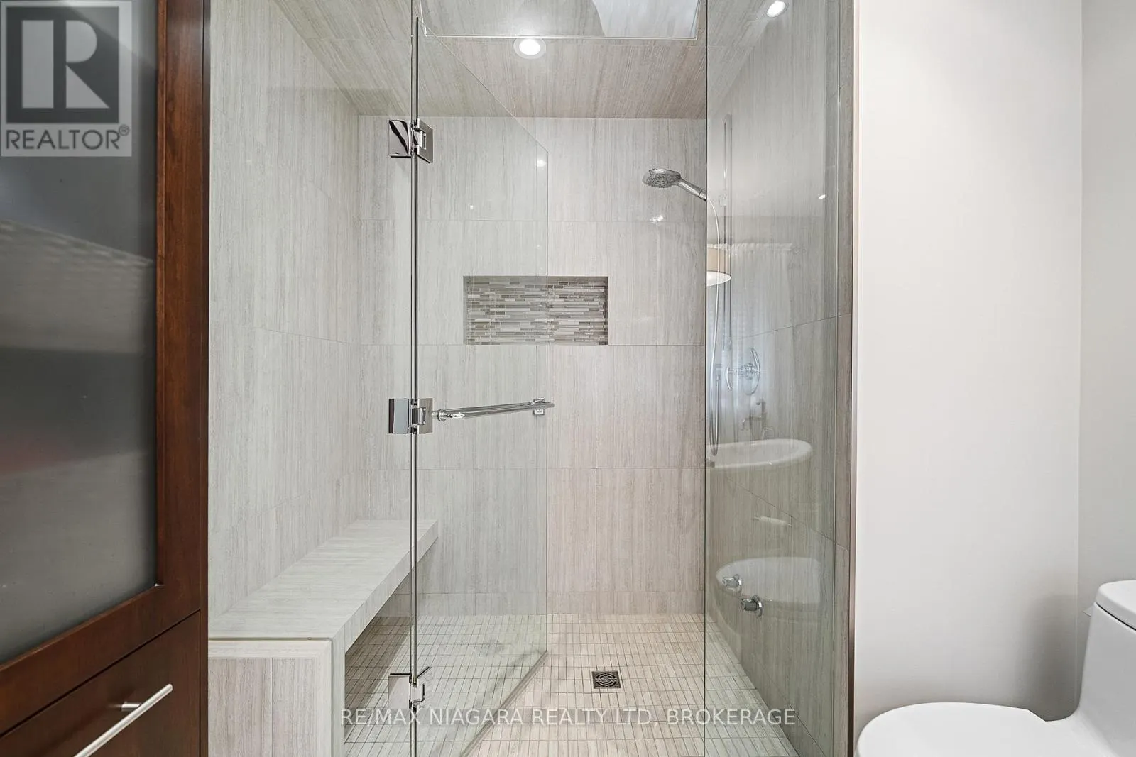 4618 SANDY COVE DRIVE