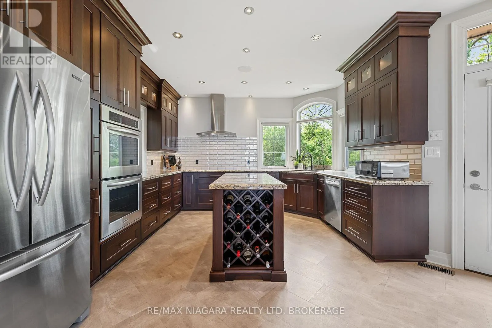 4618 SANDY COVE DRIVE