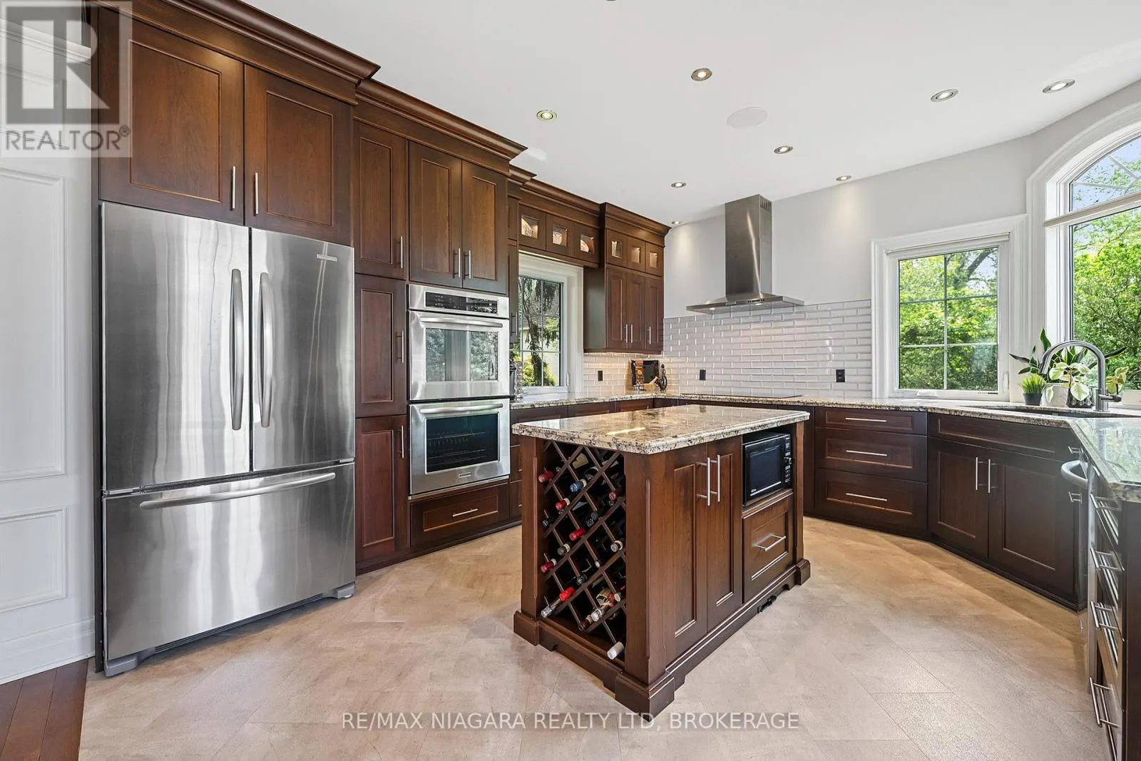 4618 SANDY COVE DRIVE