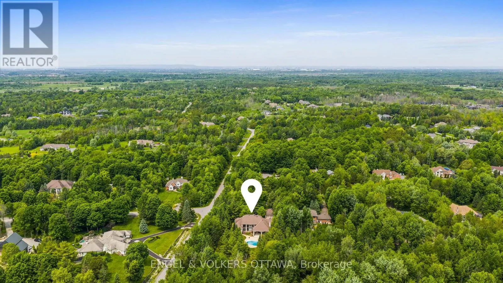 5800 QUEENSCOURT CRESCENT