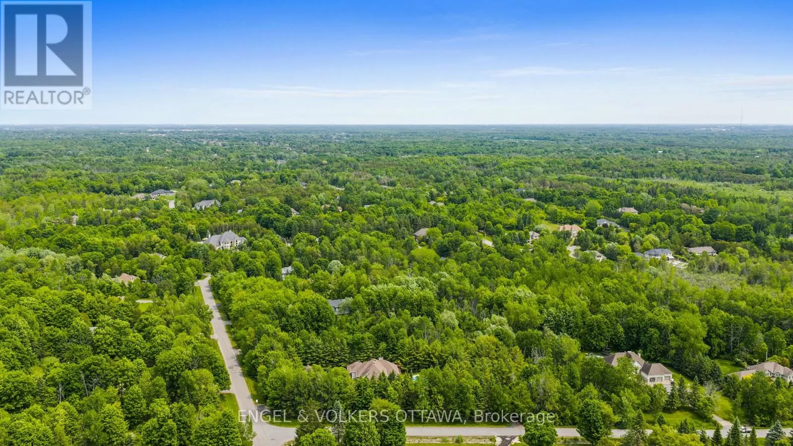 5800 QUEENSCOURT CRESCENT