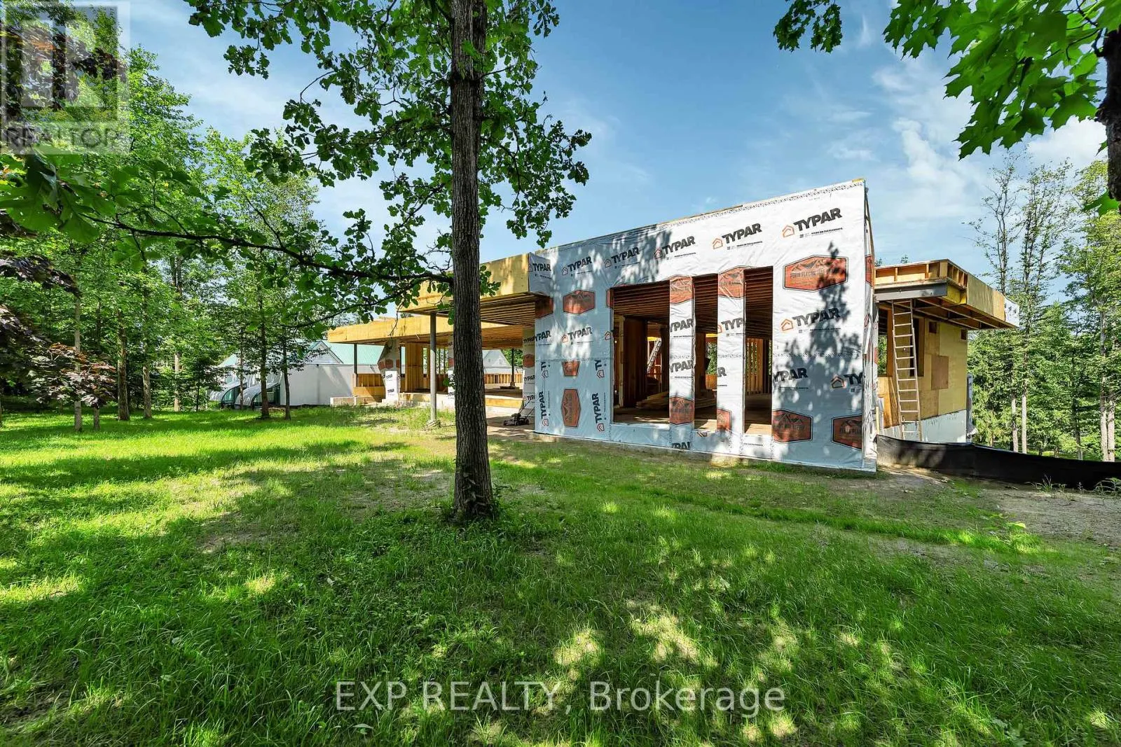 15 KANATA ROCKERIES PRIVATE