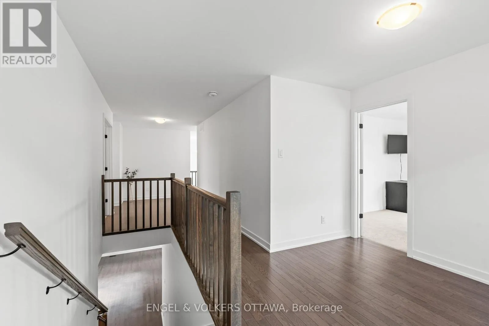 117 ORCHESTRA WAY