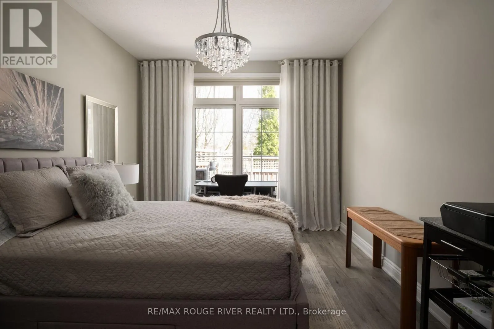 403 - 120 UNIVERSITY AVENUE E, #403