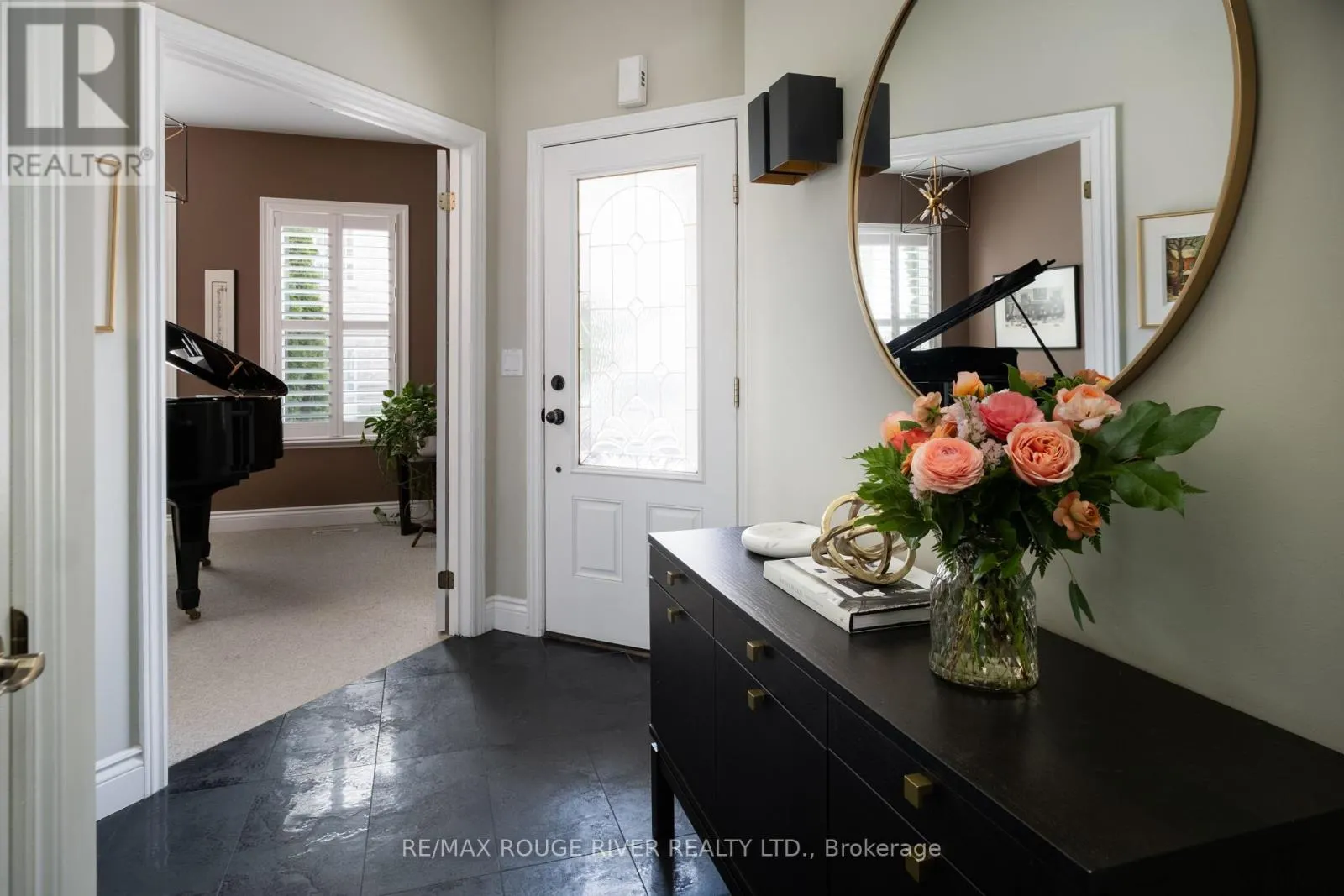 403 - 120 UNIVERSITY AVENUE E, #403