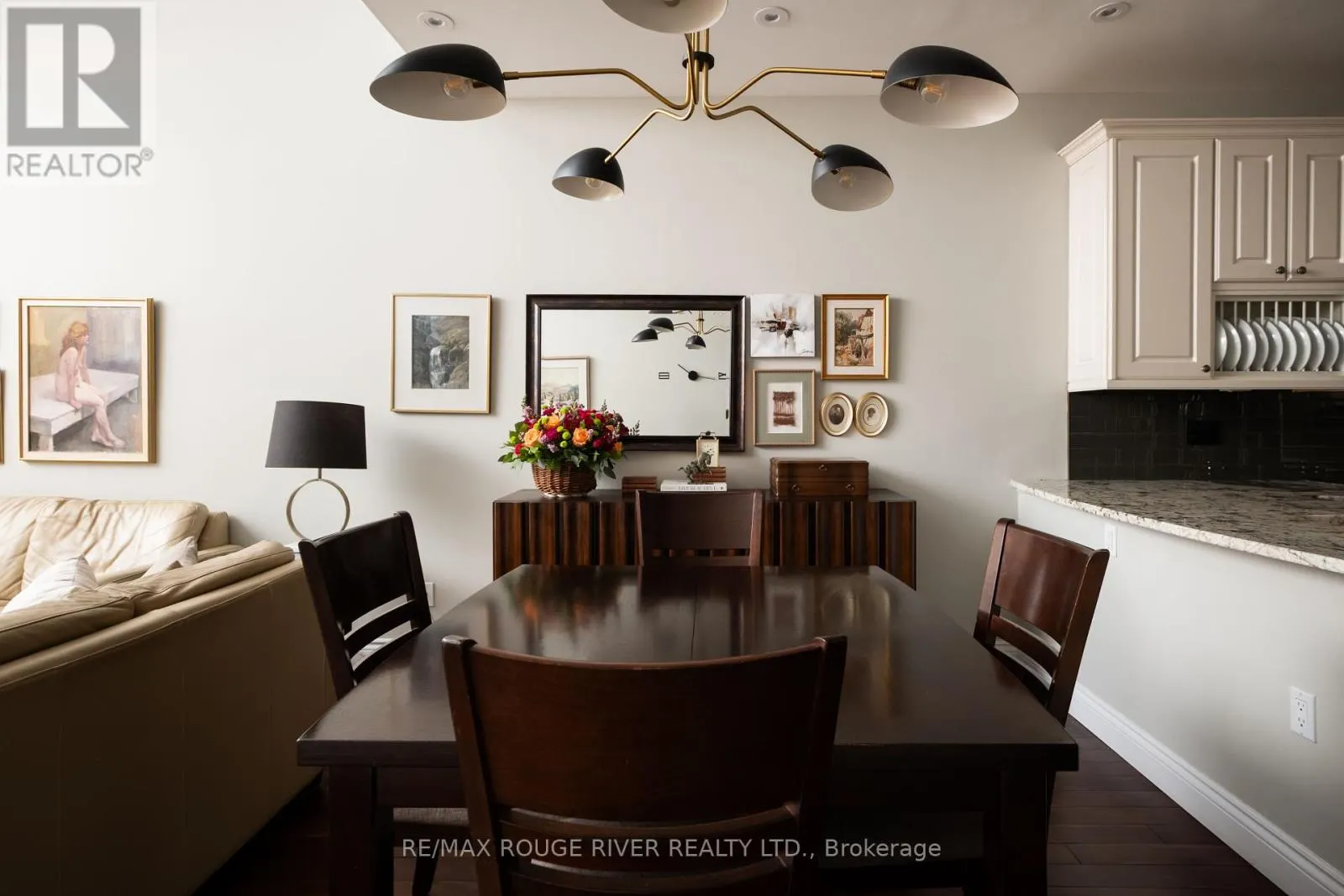 403 - 120 UNIVERSITY AVENUE E, #403