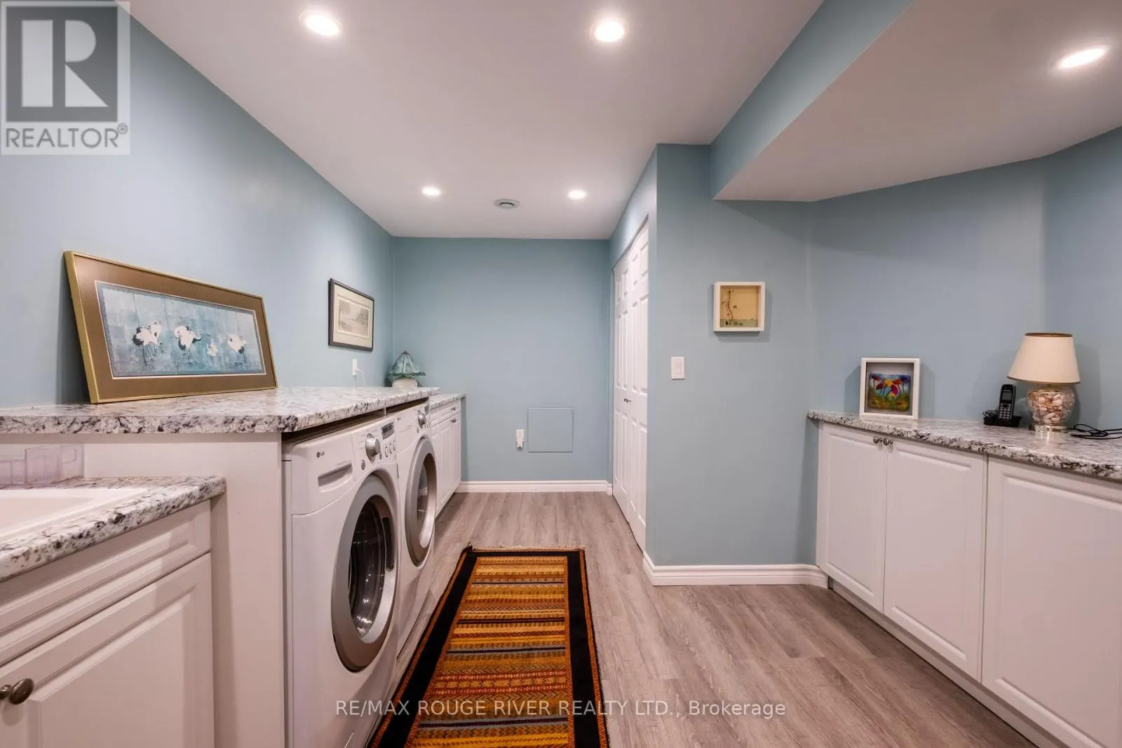 403 - 120 UNIVERSITY AVENUE E, #403