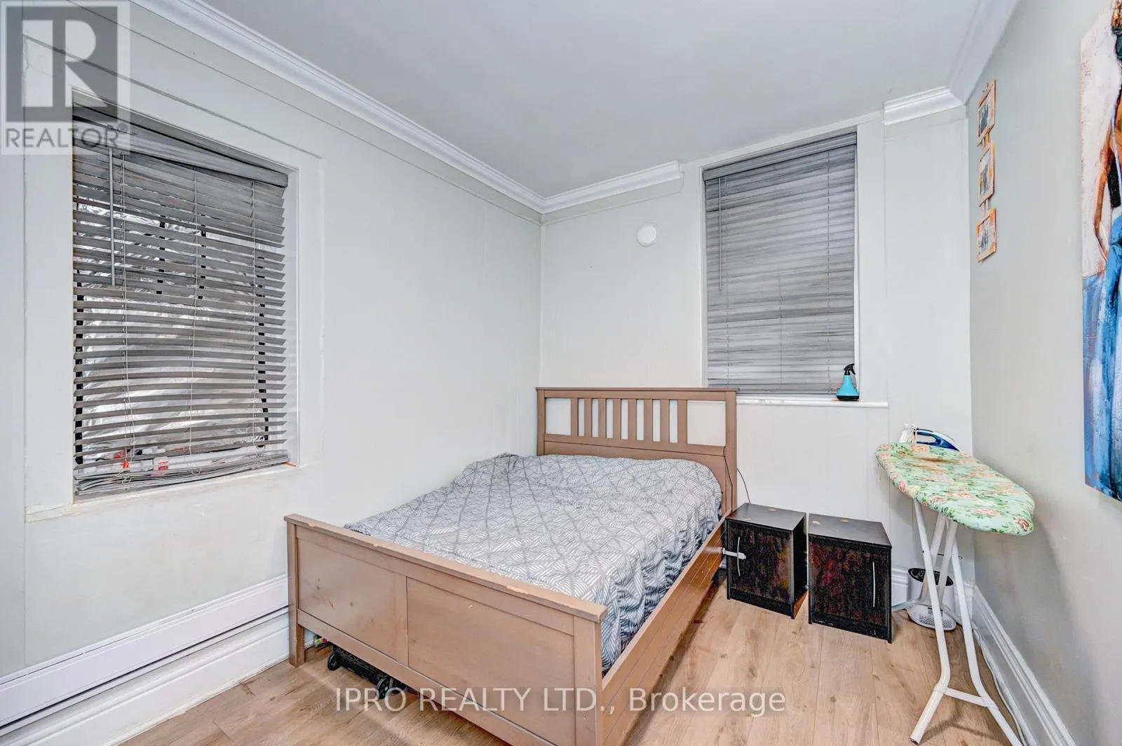 15 AINSLIE STREET N