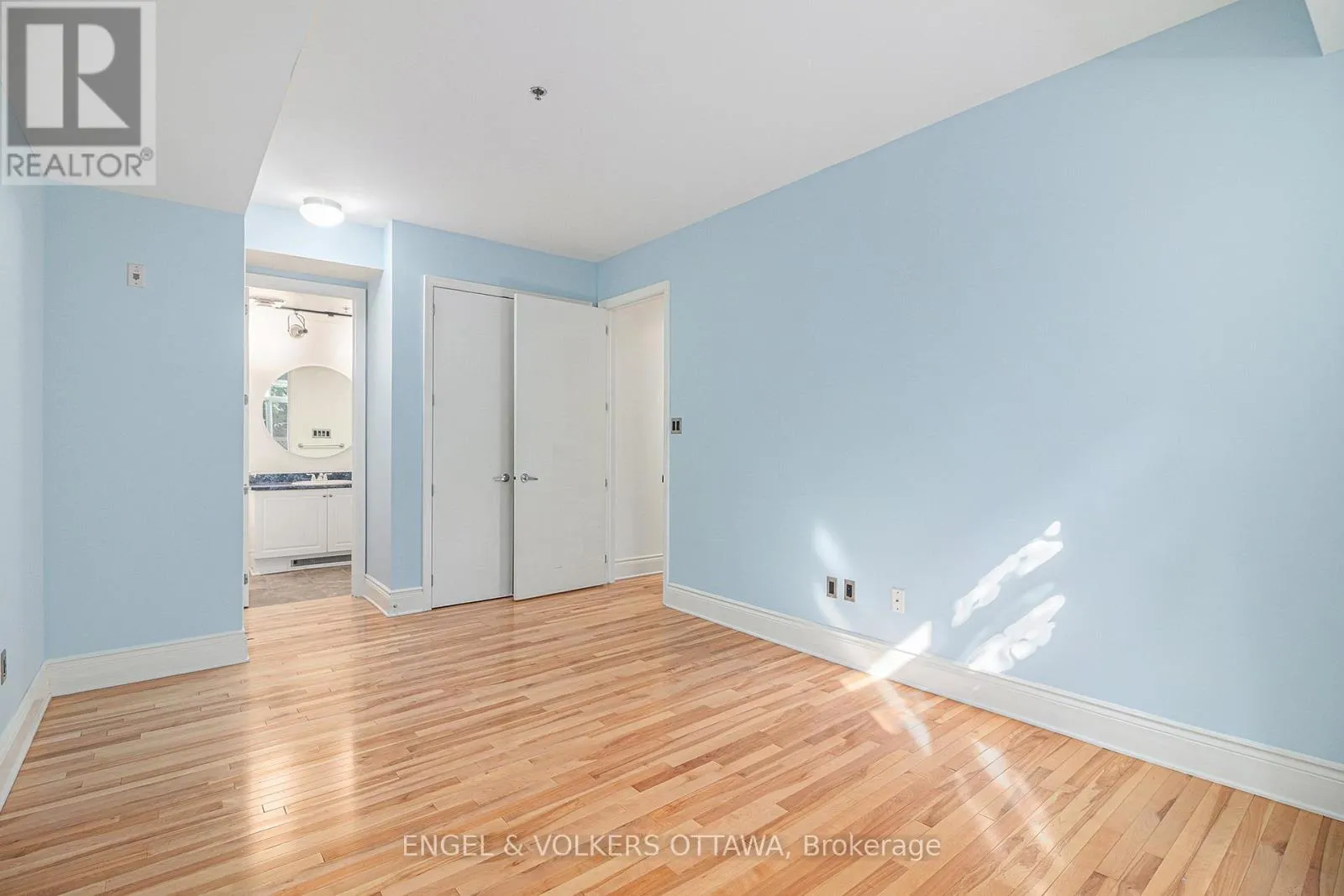 104 - 400 MCLEOD STREET