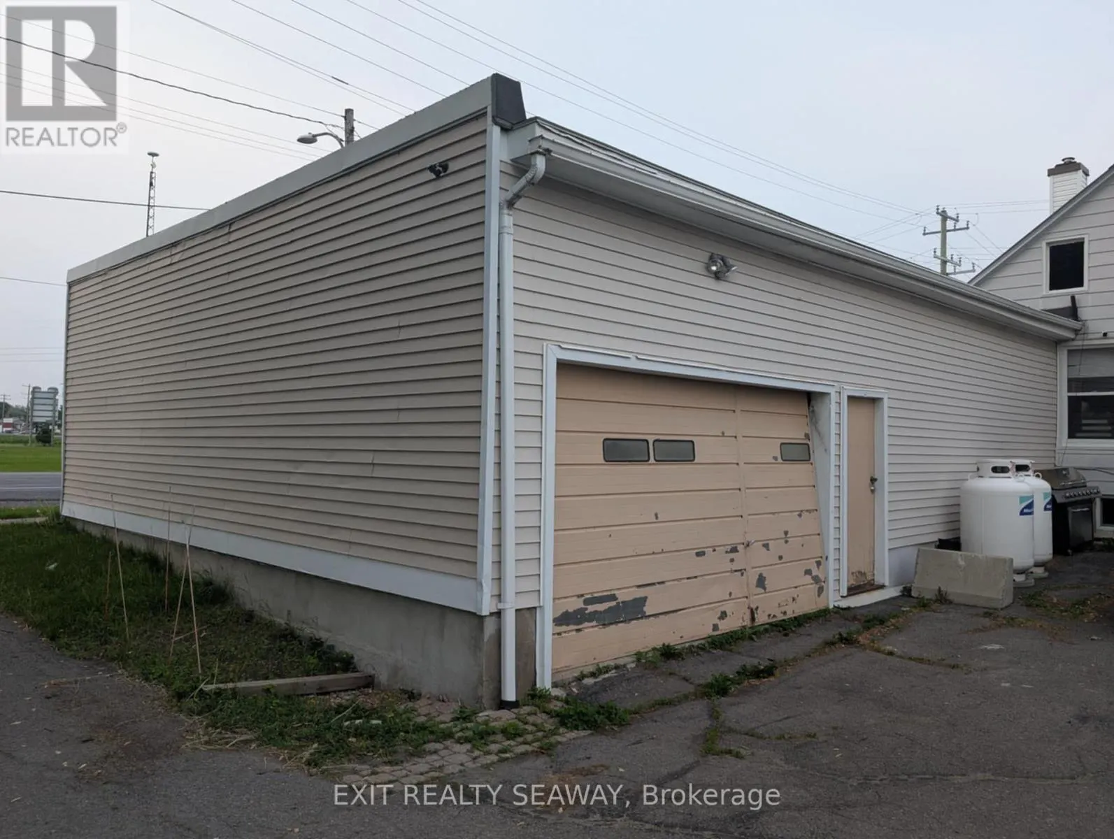 4496 STE CATHERINE STREET