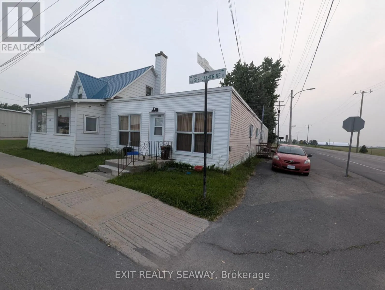 4496 STE CATHERINE STREET