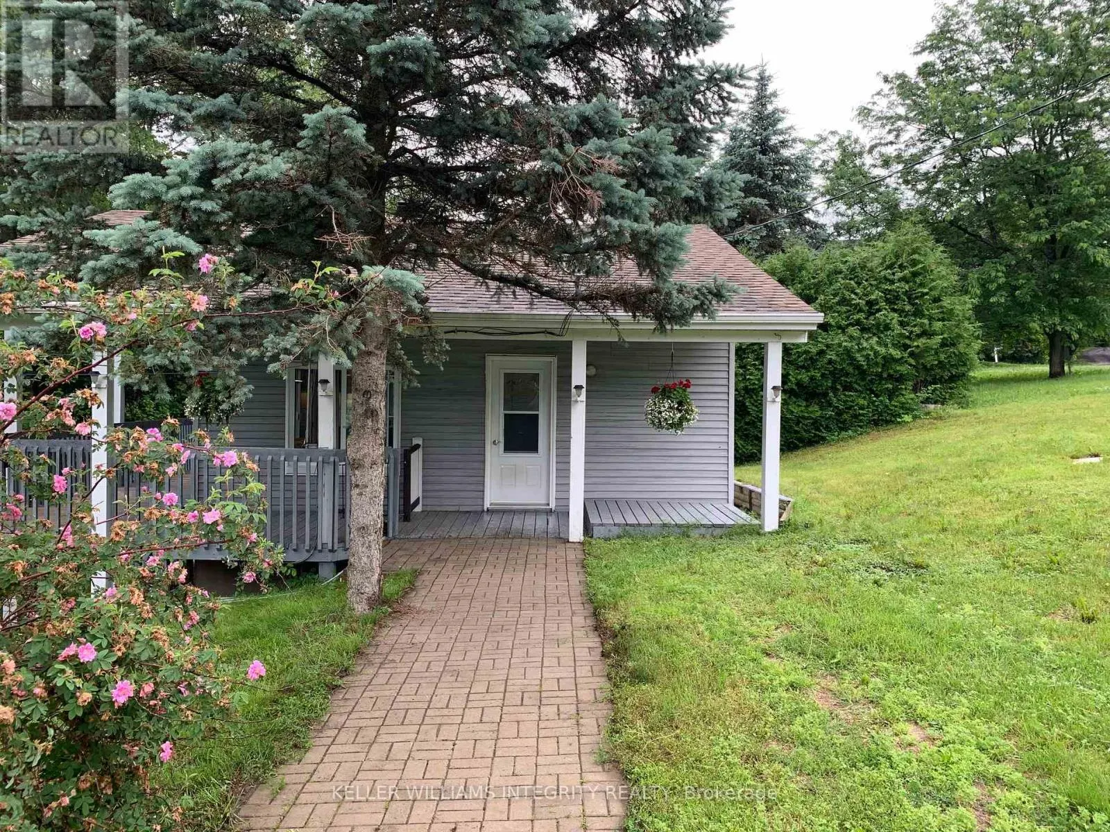 61 LECLAIR ROAD W