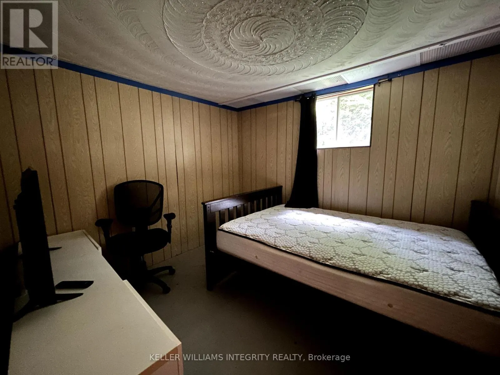 61 LECLAIR ROAD W