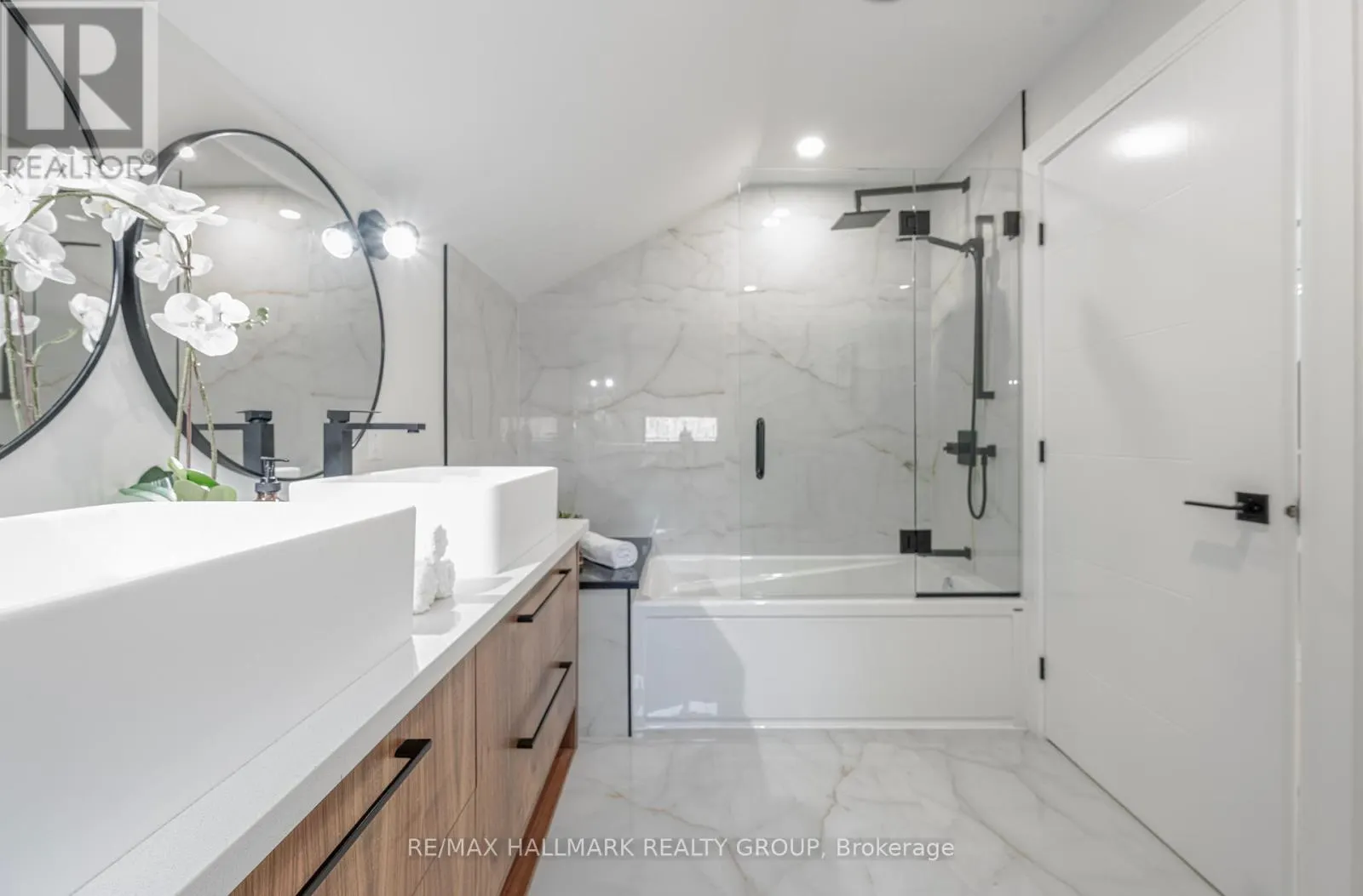 185A 185B CARLETON AVENUE