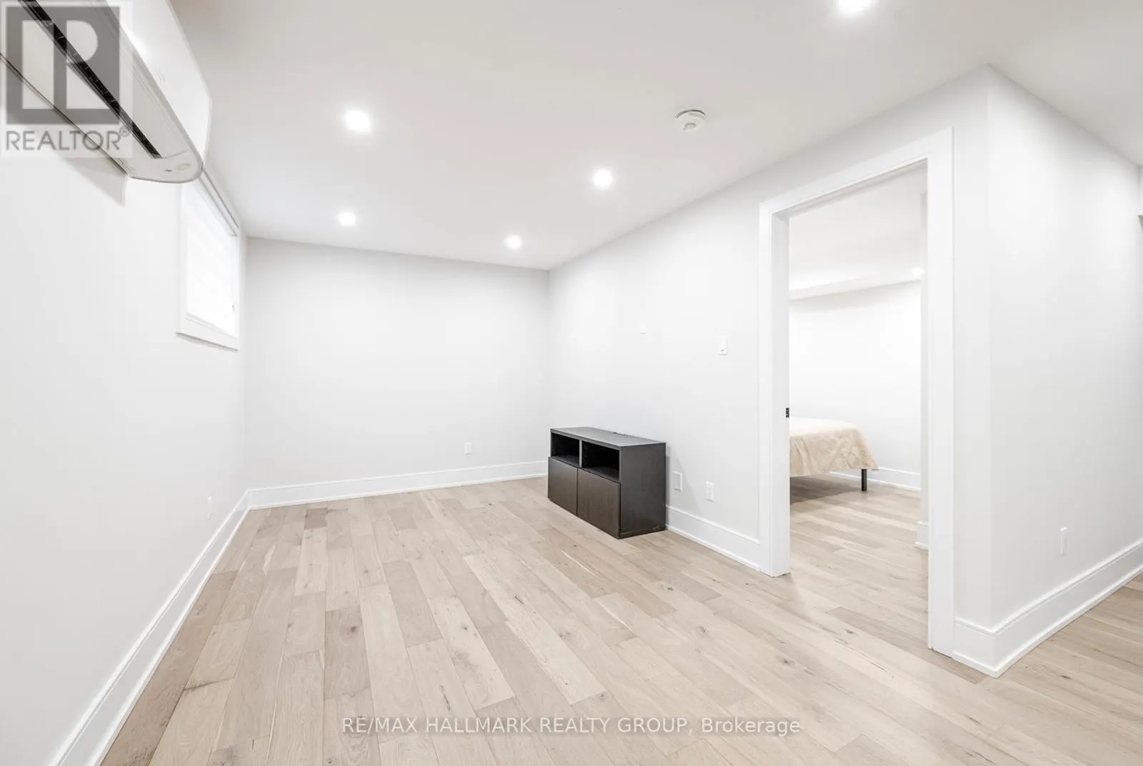 185A 185B CARLETON AVENUE