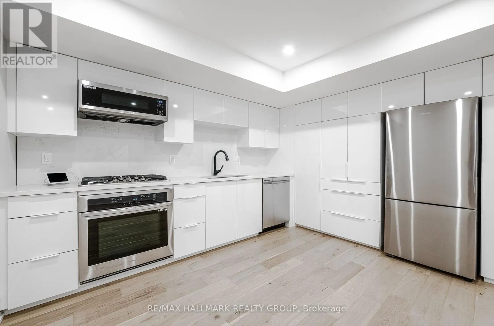 185A 185B CARLETON AVENUE