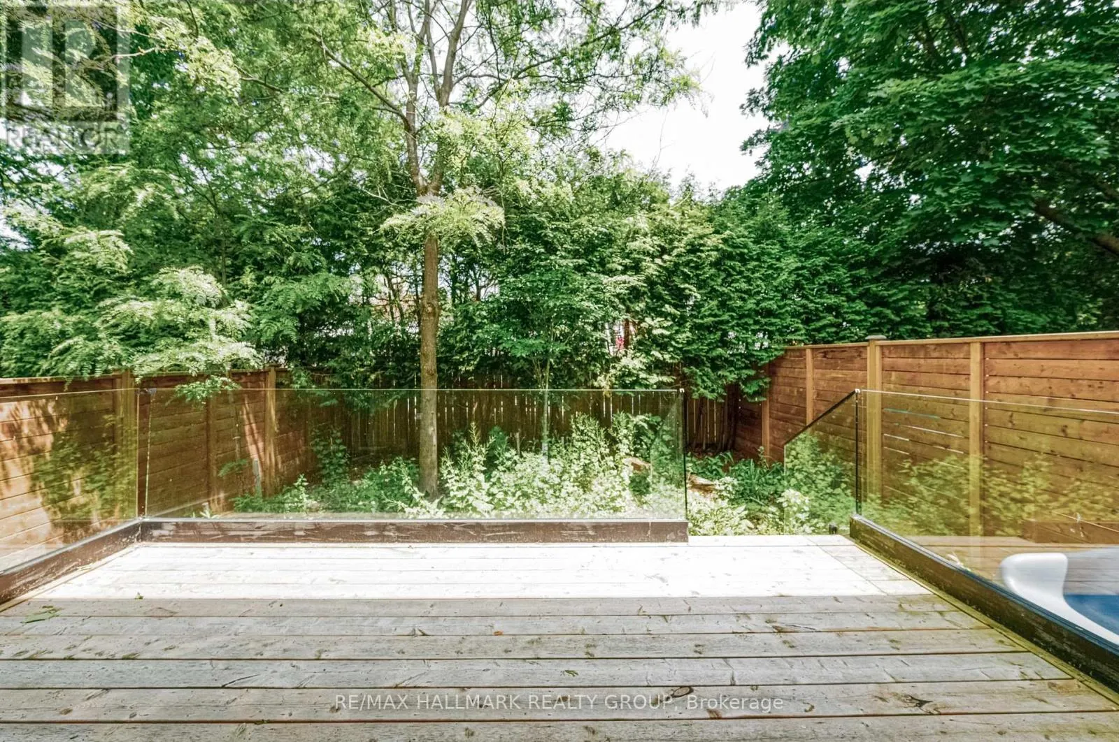 185A 185B CARLETON AVENUE