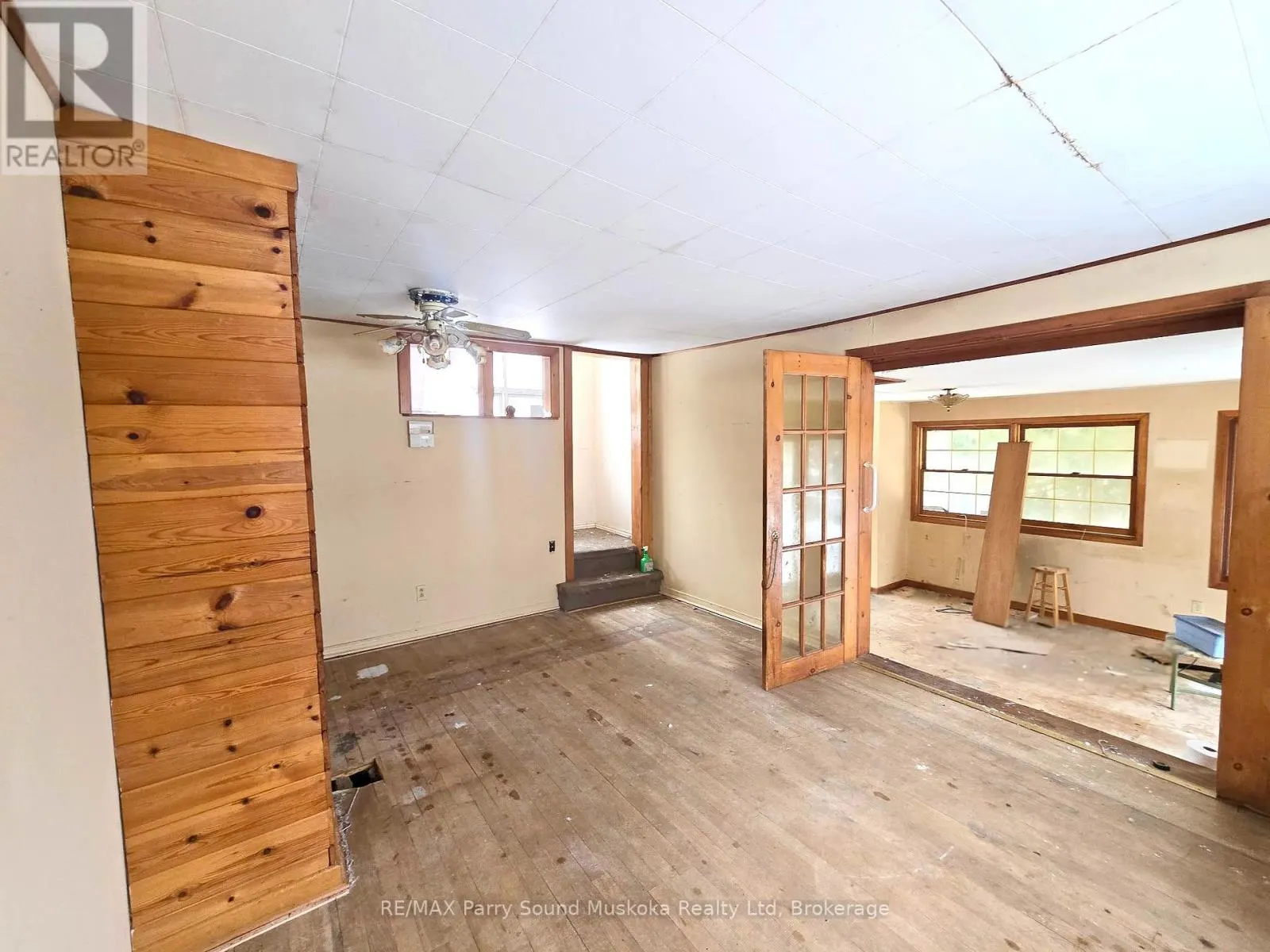 5 BELLVIEW CRESCENT