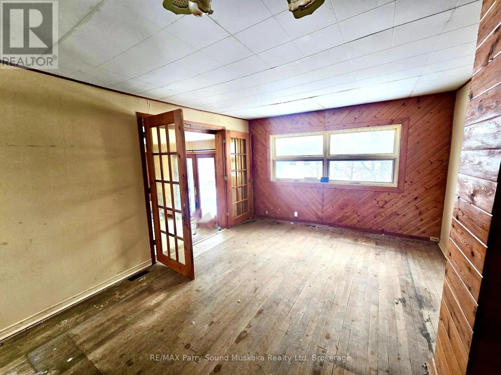5 BELLVIEW CRESCENT