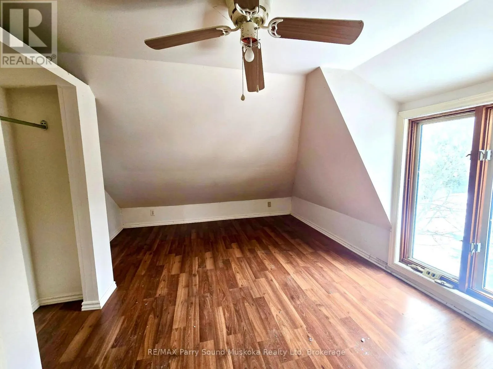 5 BELLVIEW CRESCENT