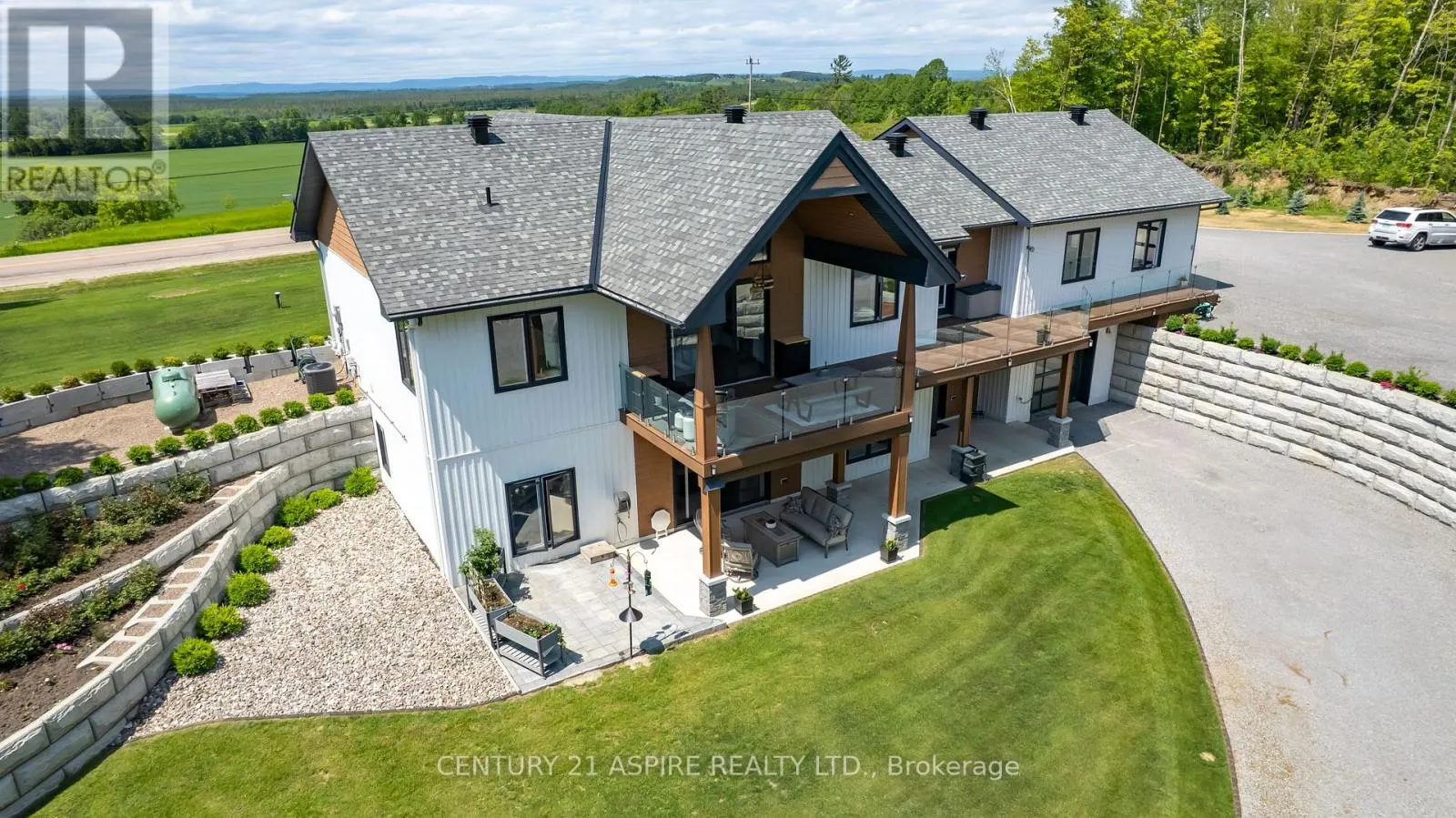 402 LA PASSE ROAD