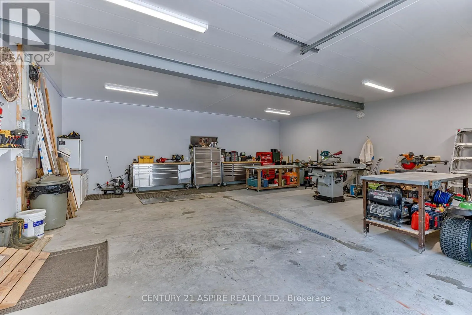 402 LA PASSE ROAD