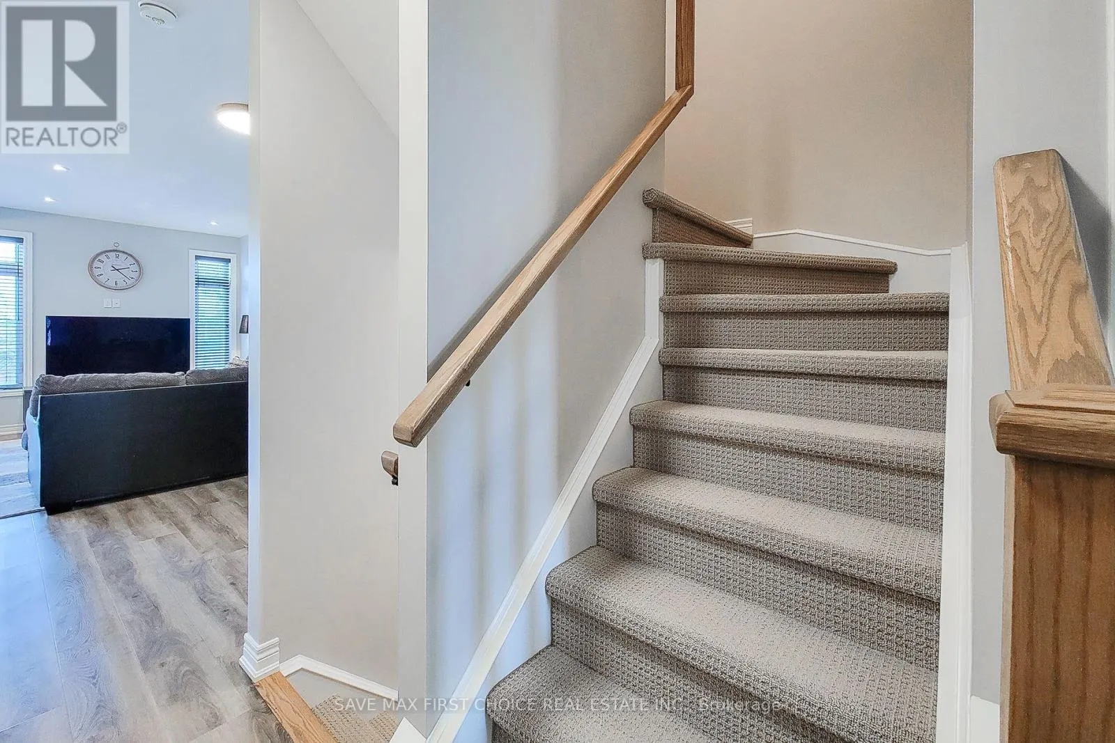 13 LINDSAY WAY