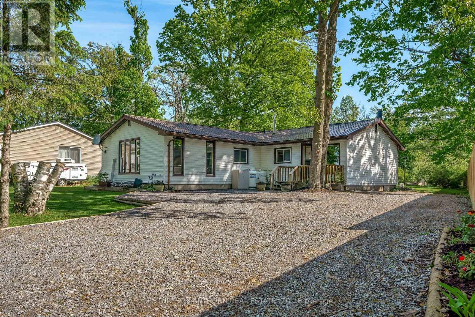 202 RIVER ROAD E