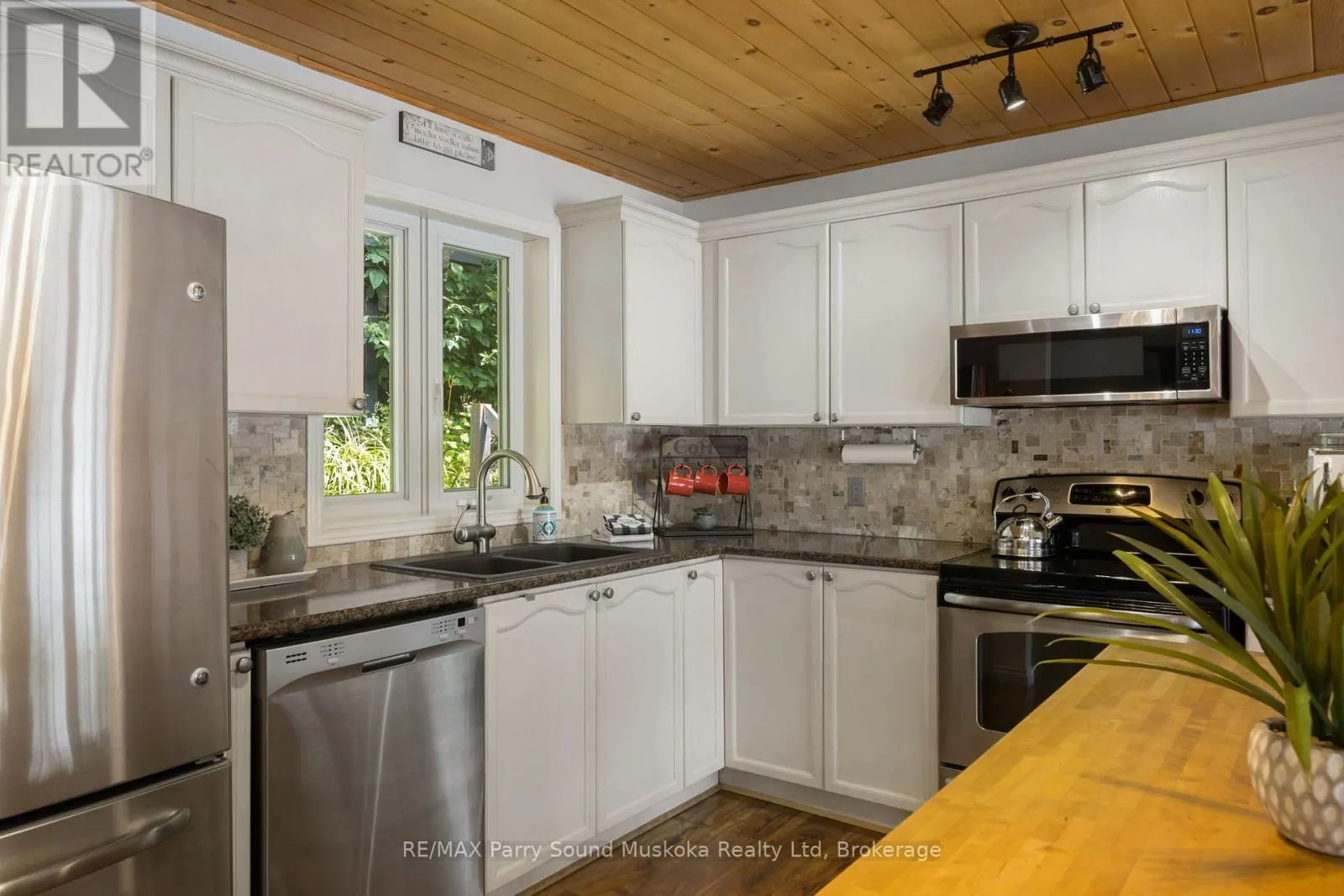 362 HEALEY LAKE