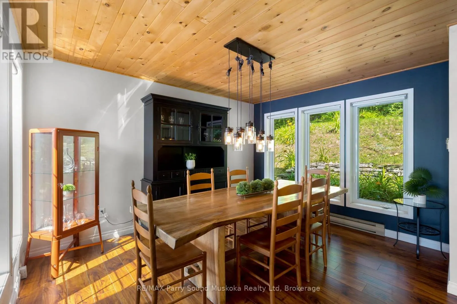 362 HEALEY LAKE