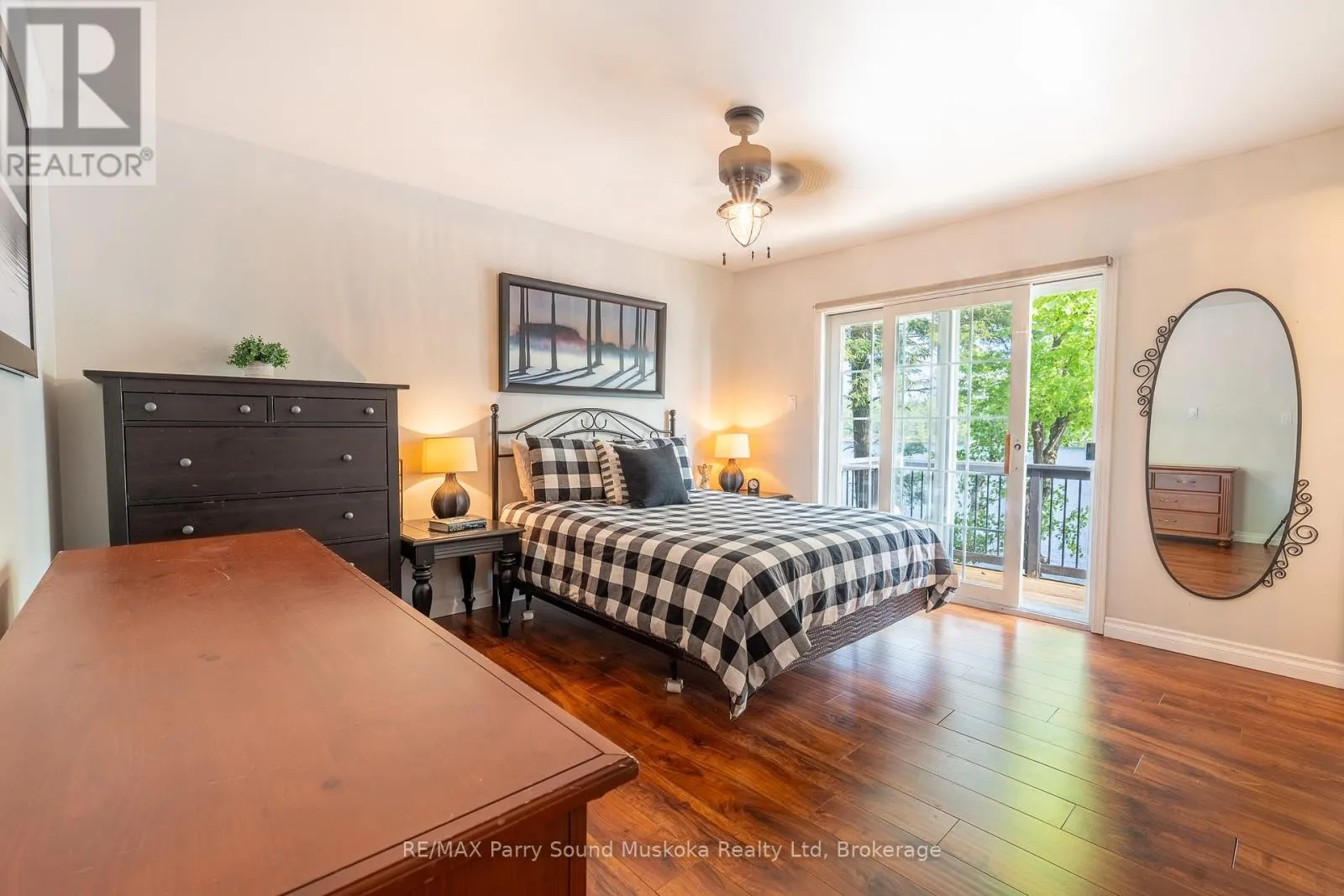362 HEALEY LAKE