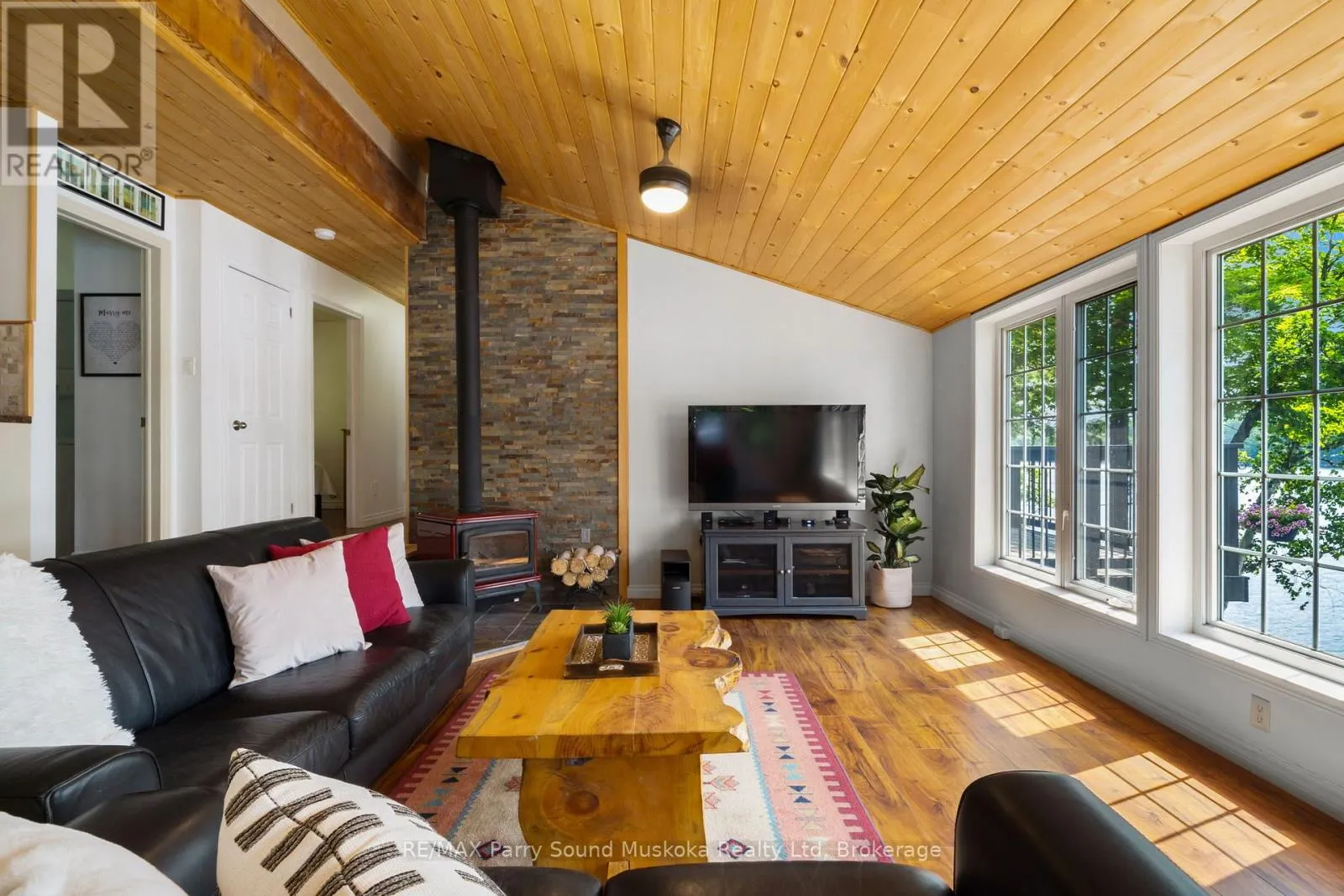 362 HEALEY LAKE