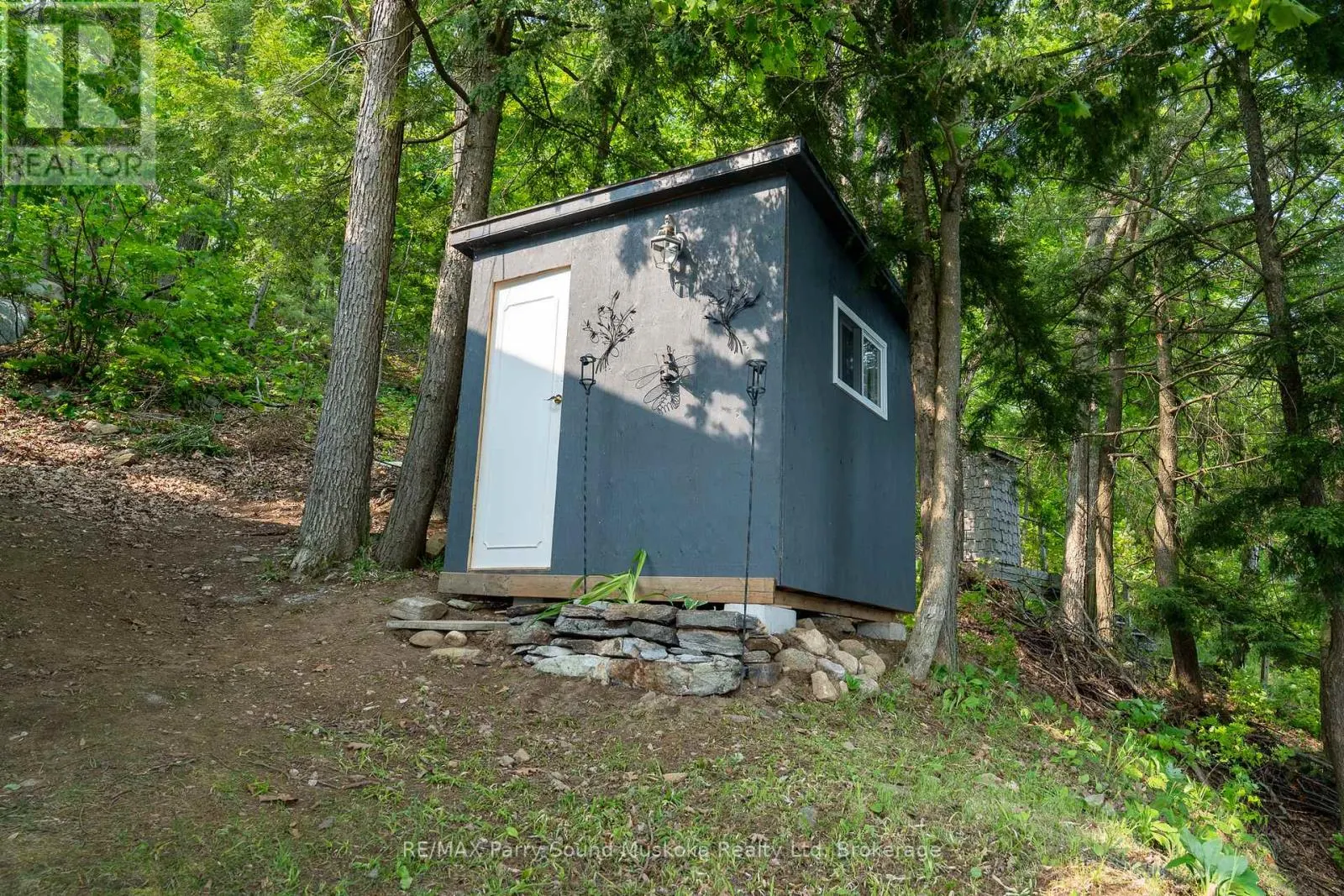 362 HEALEY LAKE