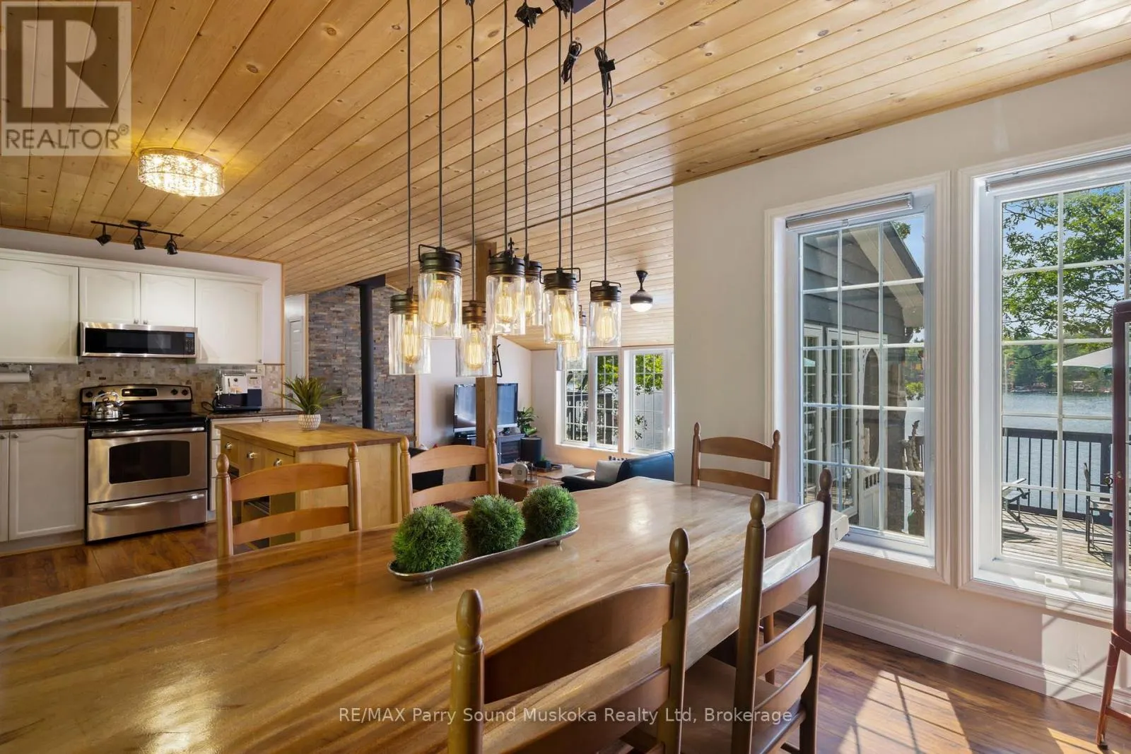 362 HEALEY LAKE