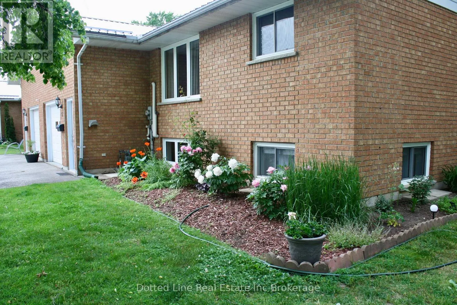 15 - 214 SOUTH STREET W, #15