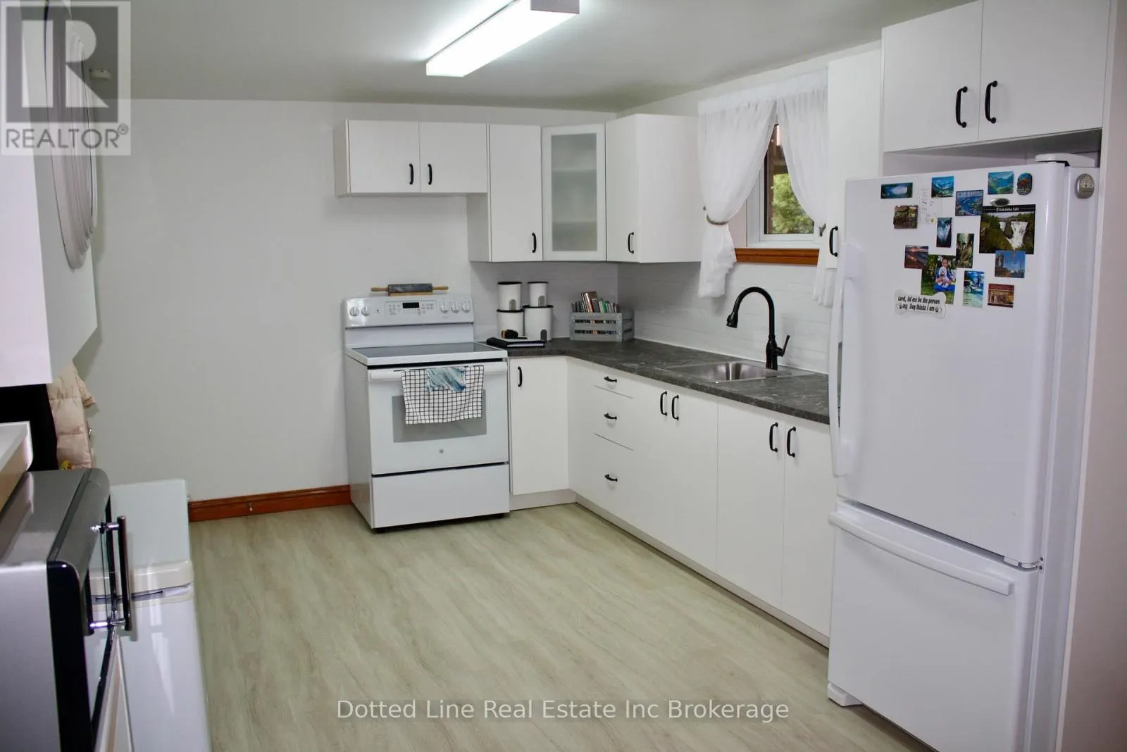 15 - 214 SOUTH STREET W, #15