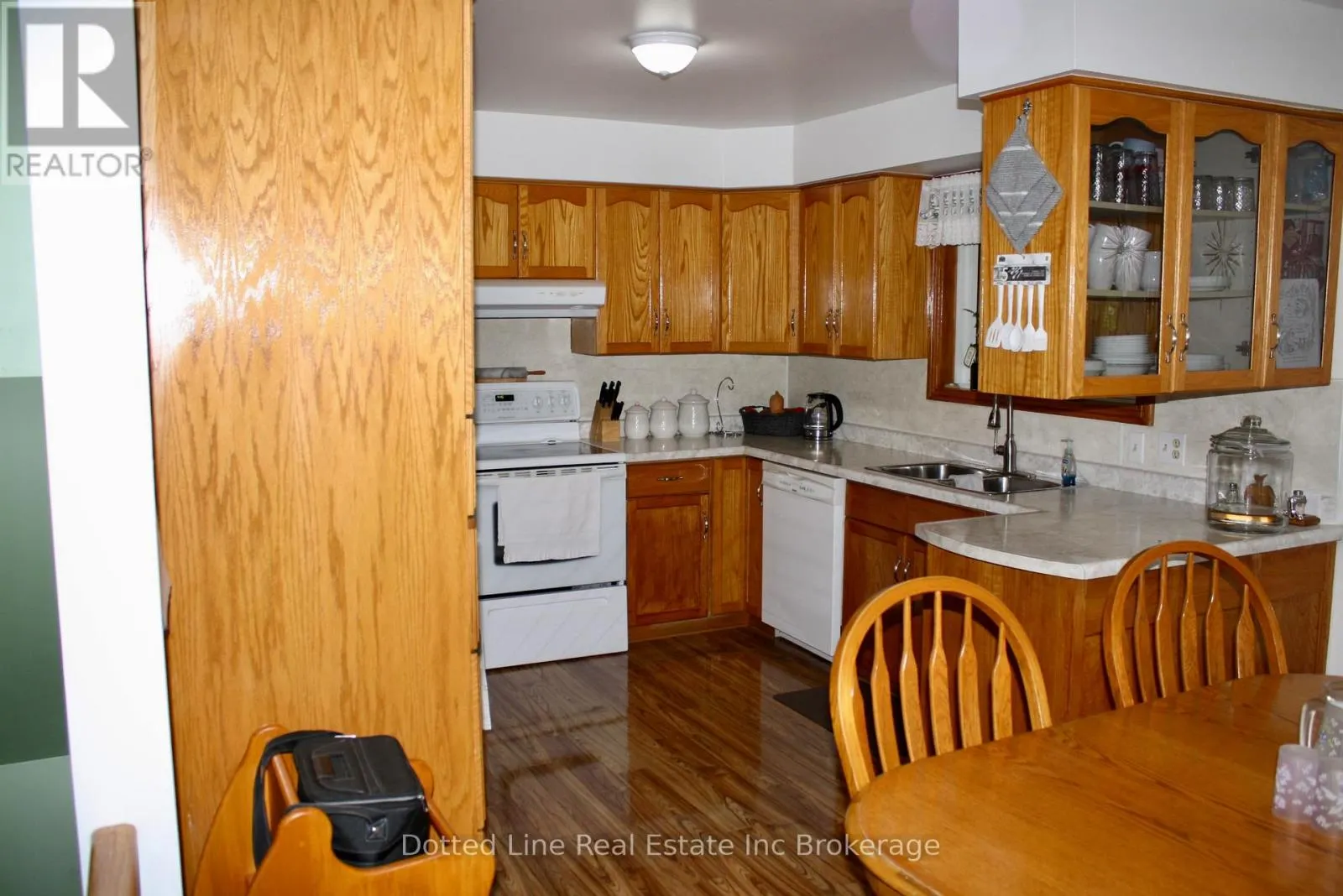 15 - 214 SOUTH STREET W, #15