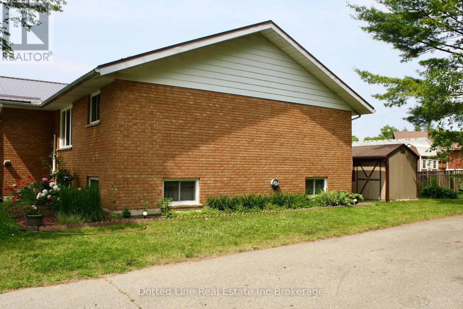 15 - 214 SOUTH STREET W, #15