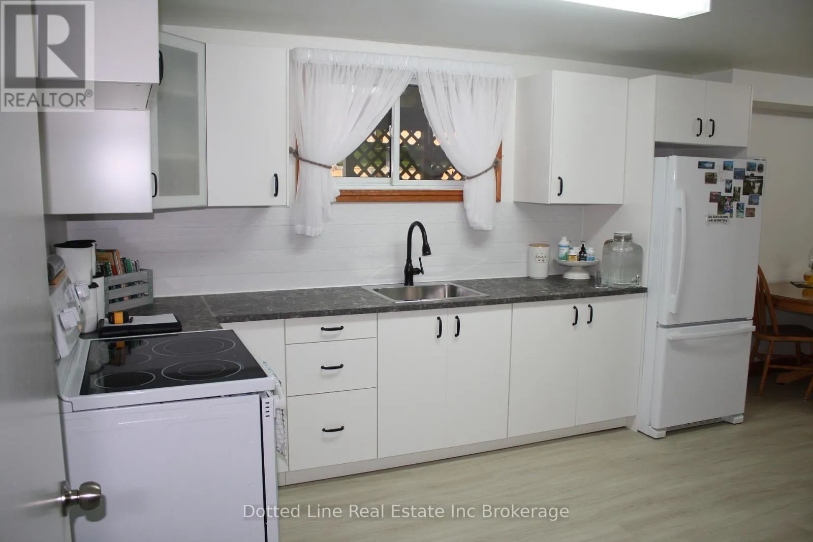15 - 214 SOUTH STREET W, #15