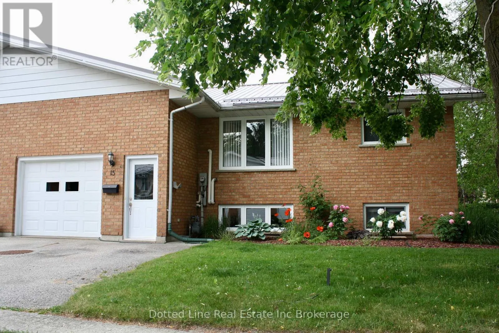 15 - 214 SOUTH STREET W, #15