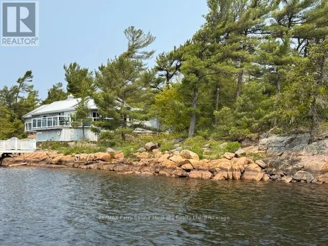 1 A775 ISLAND
