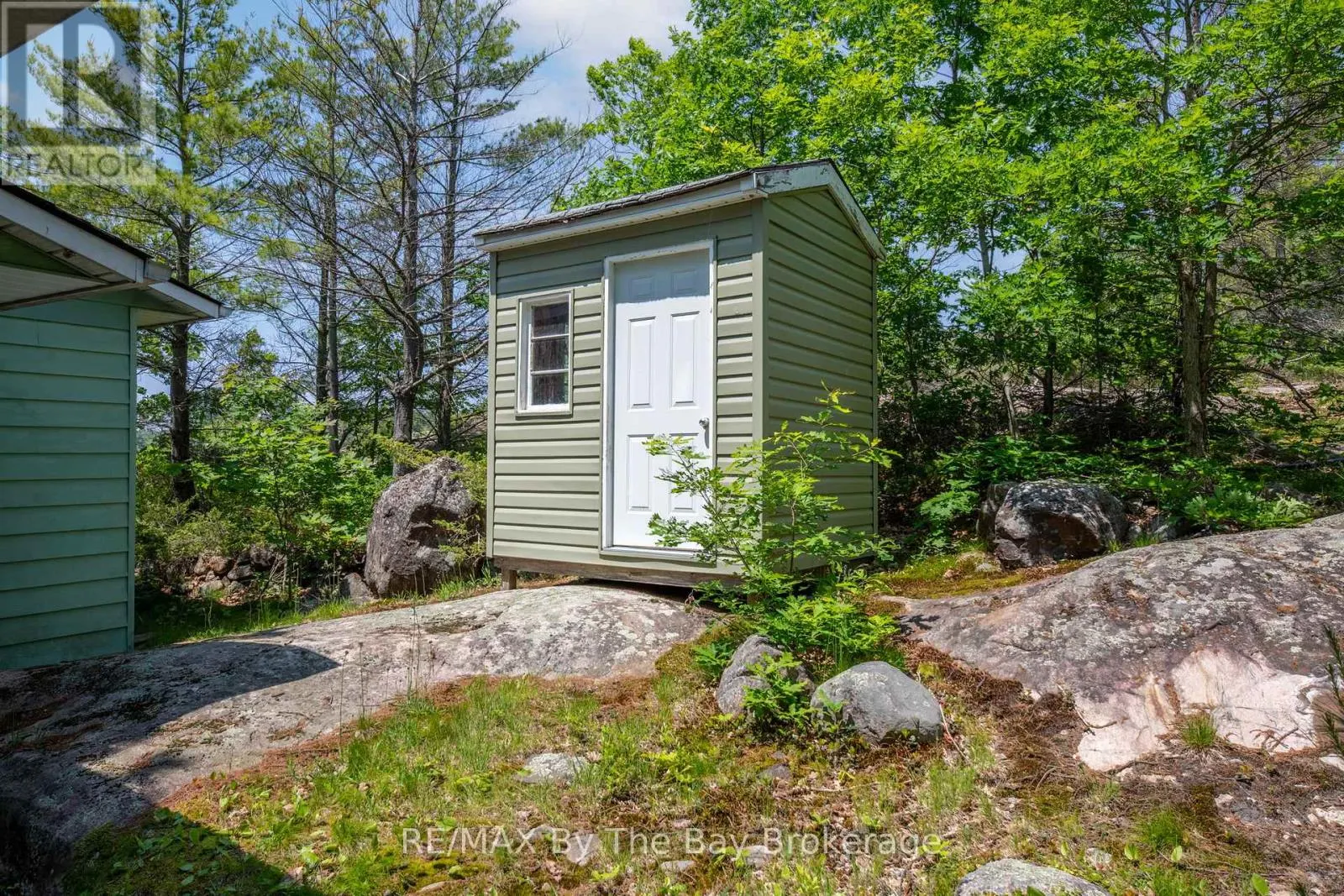 3572 ISLAND 820/MERMAID ISLAND