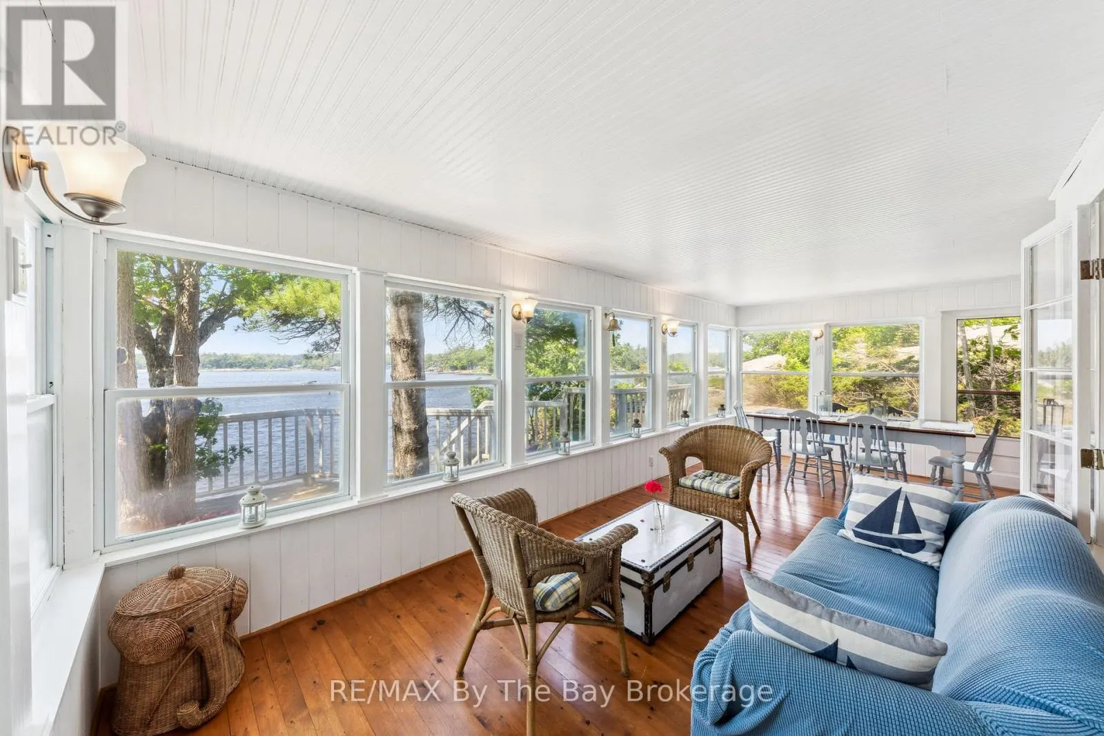 3572 ISLAND 820/MERMAID ISLAND