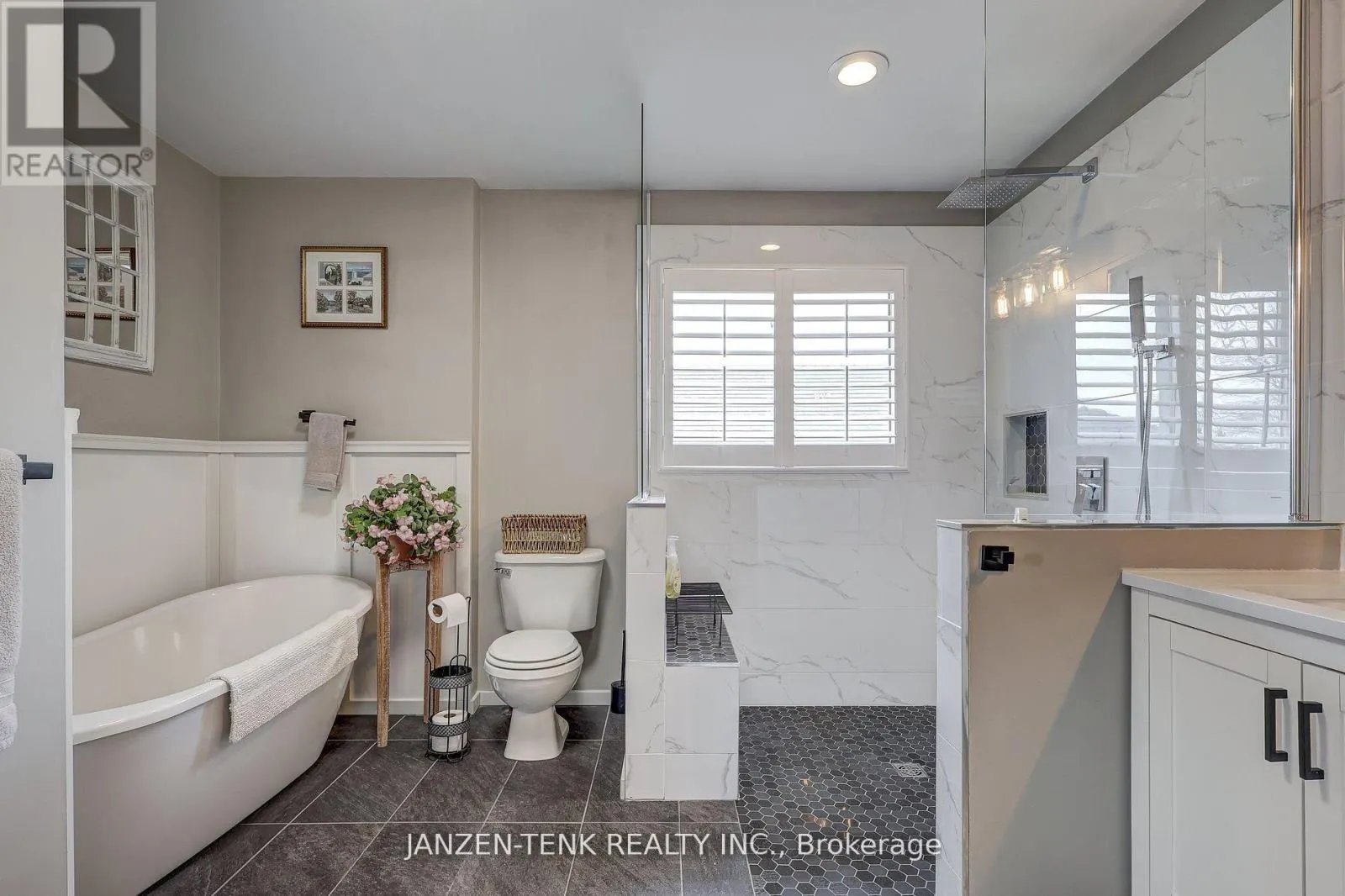 2 ROSETHORN COURT