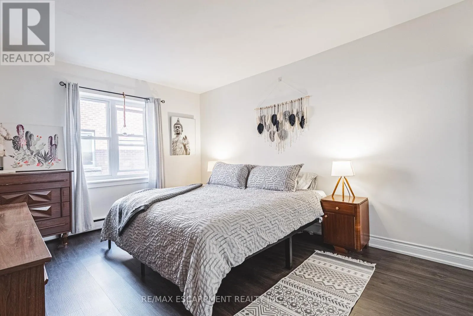 208 - 836 CONCESSION STREET