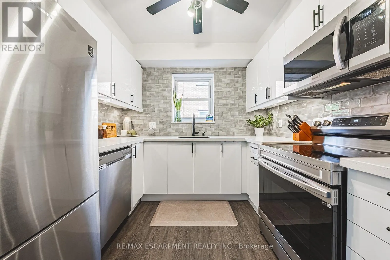 208 - 836 CONCESSION STREET