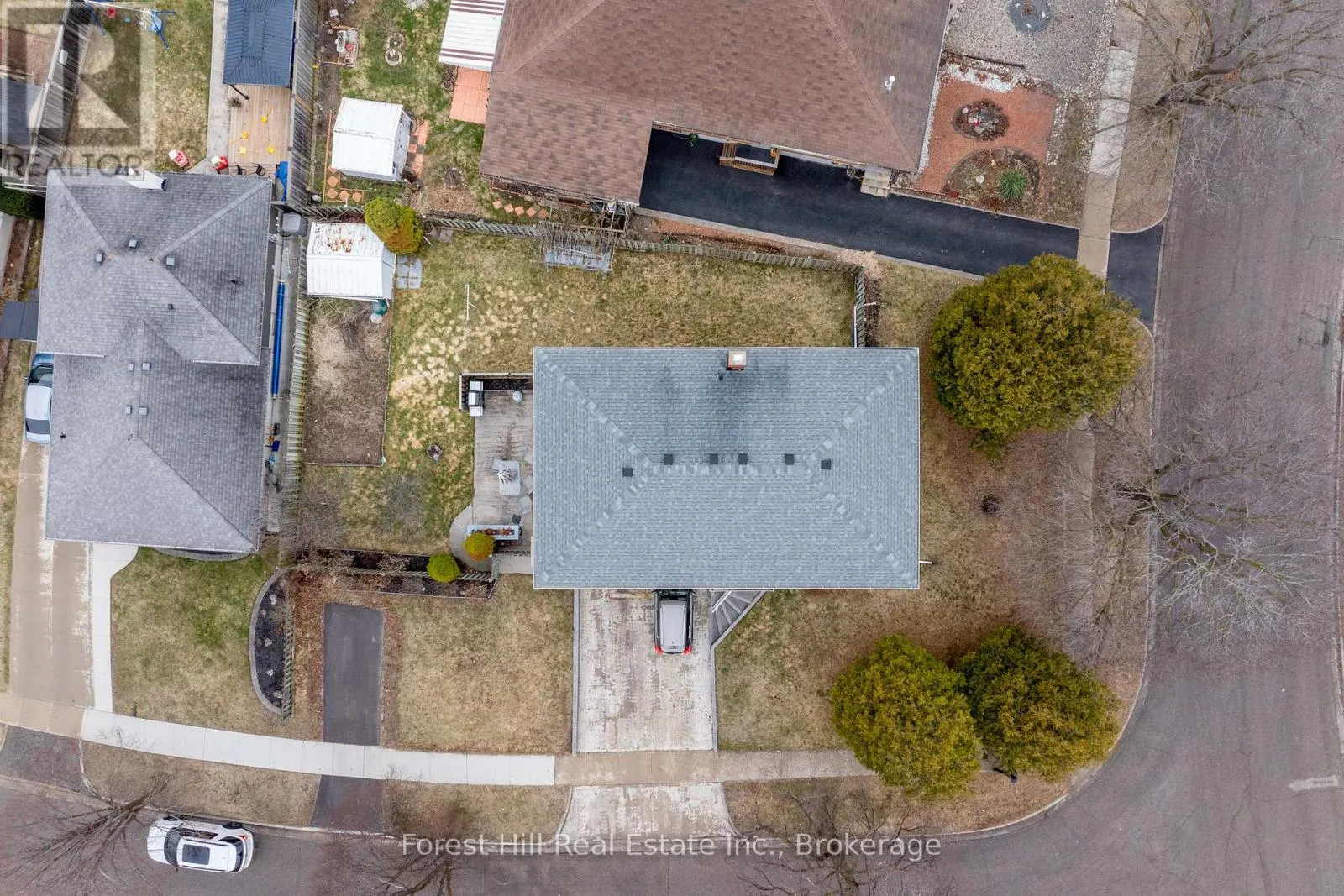 35 SHAFTSBURY DRIVE